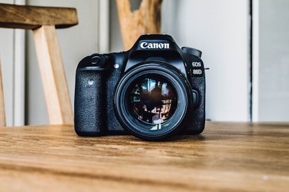 Canon EOS 90D + 18&ndash;135mm